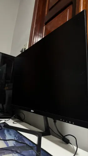 Monitor Gamer + Webcam Logitech