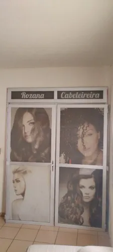 Porta de alumínio para comércio, casa, em boas condições 