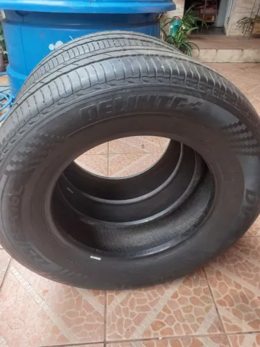 Vendo par de pneus 16. 100 reais cada