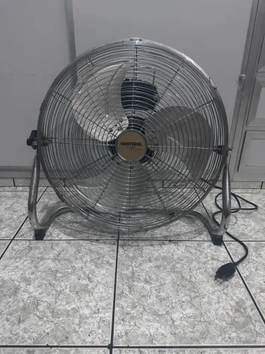 Circulador de Ar Ventisol Turbo Chrome