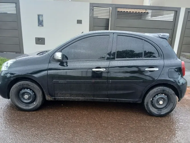 Nissan March 1.0 12V Flex 5P 2015