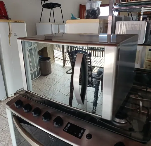 Micro-ondas com Grill Electrolux Inox Blue Touch 31 litros + Entrega grátis em Sorocaba