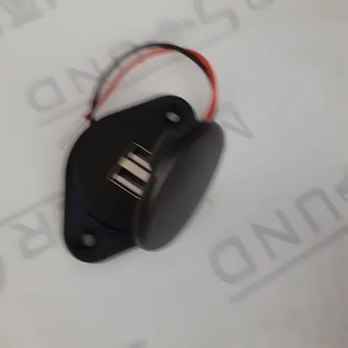 Tomada 12 volts. Com 2 entradas usb. Nova. Instalada.