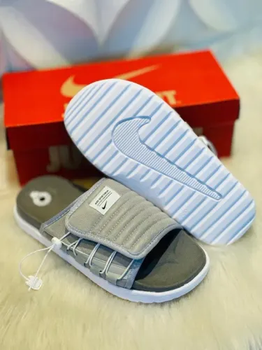 Chinelas slides