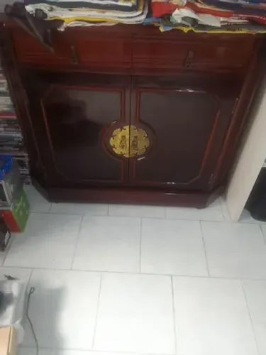 Vendo lindo móvel de madeira de lei