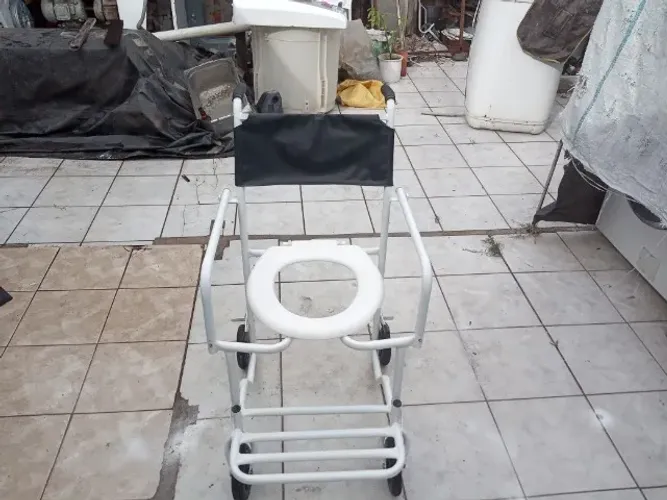 Cadeira de banho obeso reforçada  ortometal  Usada ótimo estado