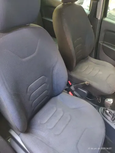 bancos Renault Sandero após 2015