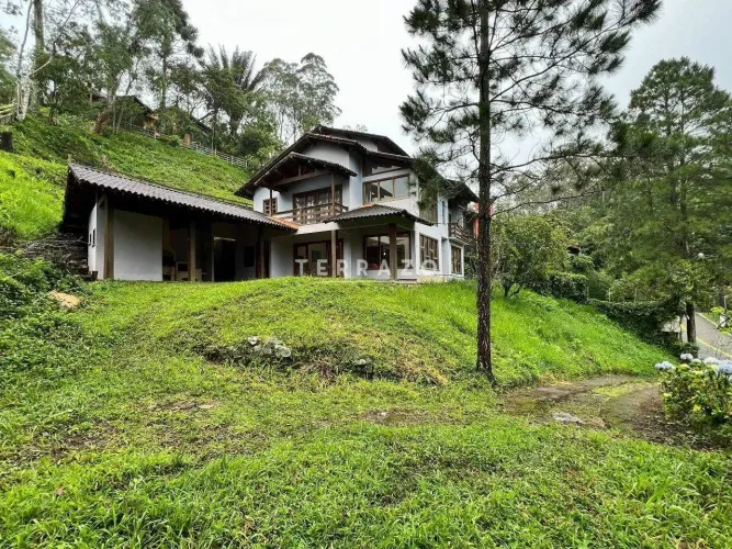 Casa em Condomínio à venda, 4 quartos, 3 suítes, 2 vagas, Comary - Teresópolis/RJ