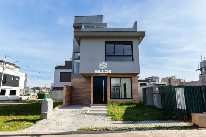 Sobrado à venda com 3 quartos no Santa Cândida em Curitiba