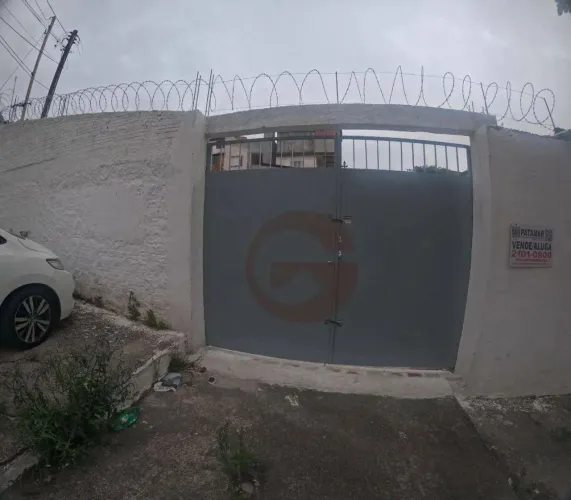 CASA COM ÓTIMO TERRENO PARA LOCAÇÃO