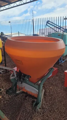 Distribuidor de sementes 400 kg marca Incomagri 