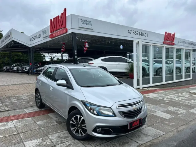 Chevrolet Onix Hatch LTZ 1.4 8V Flex Mec. 4P 2014