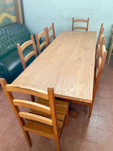 Conjunto de Mesa Rústica com 8 Cadeiras - Madeira Angelim Maciça