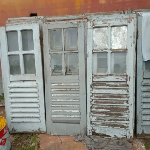 Janelas de madeira. R$ 120,00 a unidade