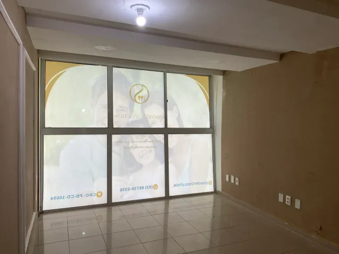 Alugo loja vitrine na av esperança ( loja no 1 andar)