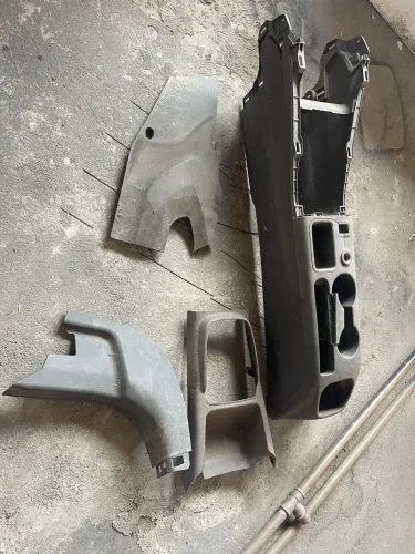 Peças próximas ao câmbio modelo do carro spin 2014 vendo ou troco