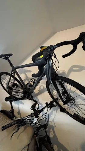 Bicicleta Speed OGGI Velloce 2023, Tamanho 17- ACEITO TROCAS.