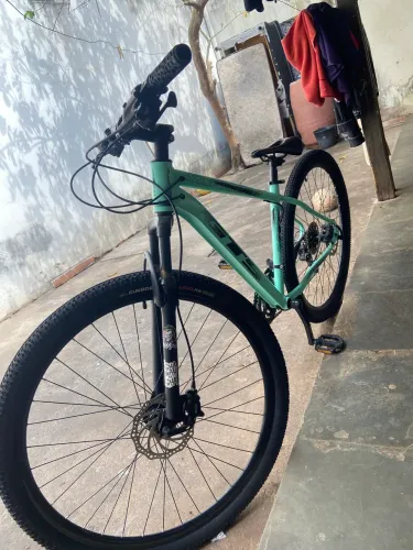 Bicicleta aro 29 aluminio gts supreme freio hidráulico 27 marchas