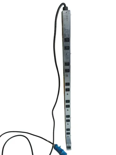 Régua de Tomadas Rack 19" com 12 tomadas Plug Industrial 