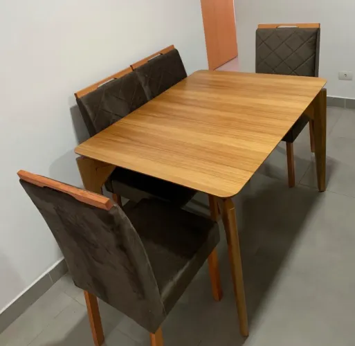 Mesa Laminada com 4 Cadeiras NOVO ULTIMA PEÇA