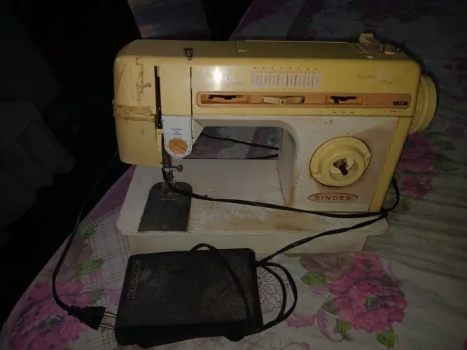 Máquina de cultura singer 220v 