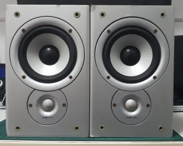 Caixas Acústicas Polk Audio Monitor 30 (par)