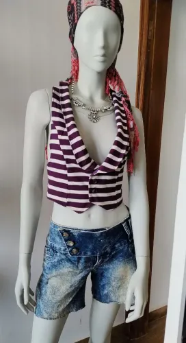 Colete cropped Hering tamanho P