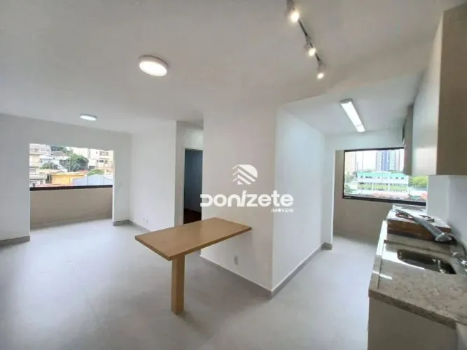 Apartamento com 2 dormitórios para alugar, 56 m² por R$ 3.570,00/mês - Parque das Nações -