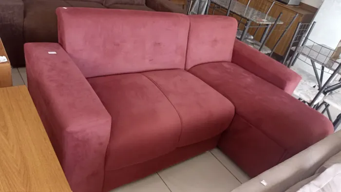 Sofá de Chaise em Suede Vermelho!