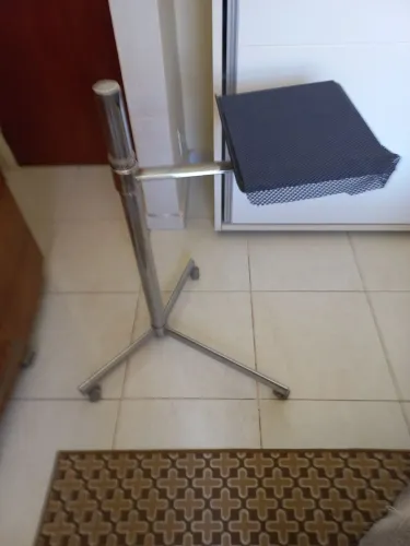  Mesa Regulável para Notebook 