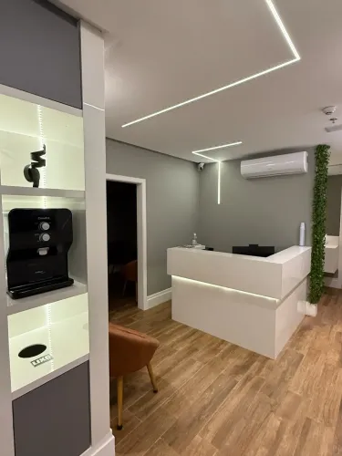 (Aluguel) Seu consultório pronto em clínica! (Recepcionista, Limpeza, Estacionamento..)