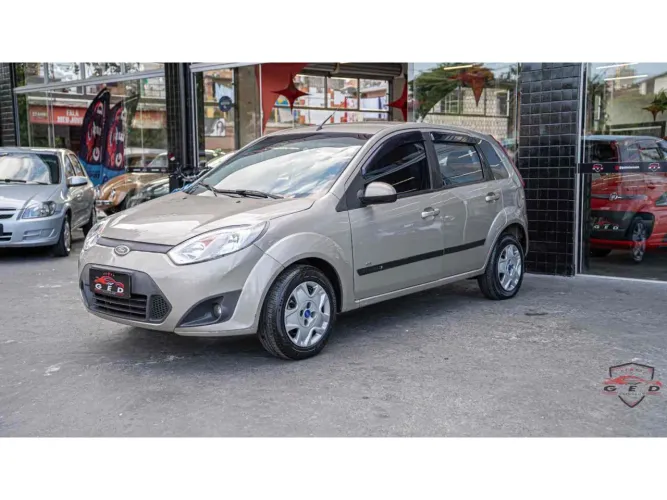 Ford Fiesta 1.0 Rocam SE Plus Hatch 8V Flex 4P Manual 2014