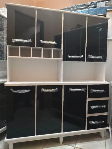 Armário de cozinha por 750$ e frete grátis só aqui