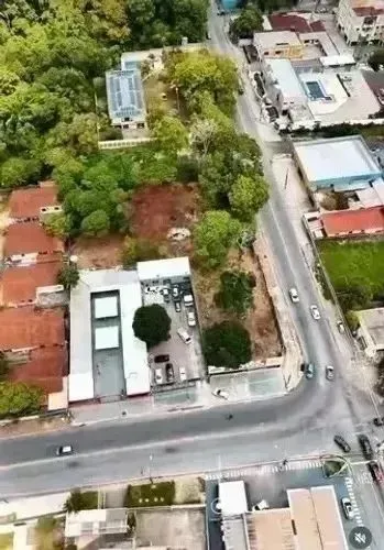 Alugo Terreno de Esquina no Parque das Laranjeiras com 4.800m2