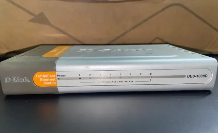 ROTEADOR DLINK DES1008D