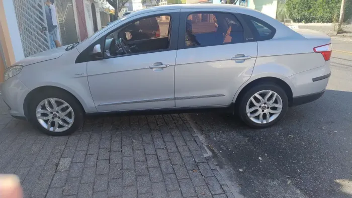 Fiat Grand Siena Essence Dual. 1.6 Flex 16V 2015