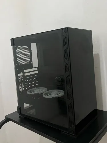 Gabinete gamer Mid Tower em vidro temperado - 2 Fans Inclusas