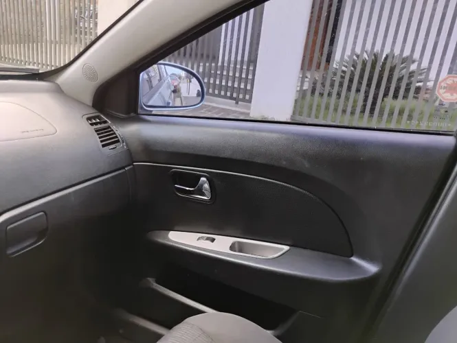 Chery Celer Hatch 1.5 16V Flex 5P 2013