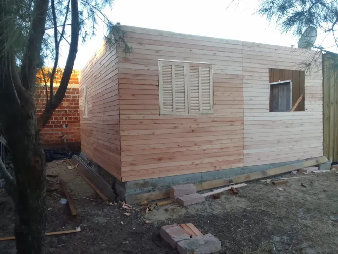 Casa pre fabricada em eucalipto 