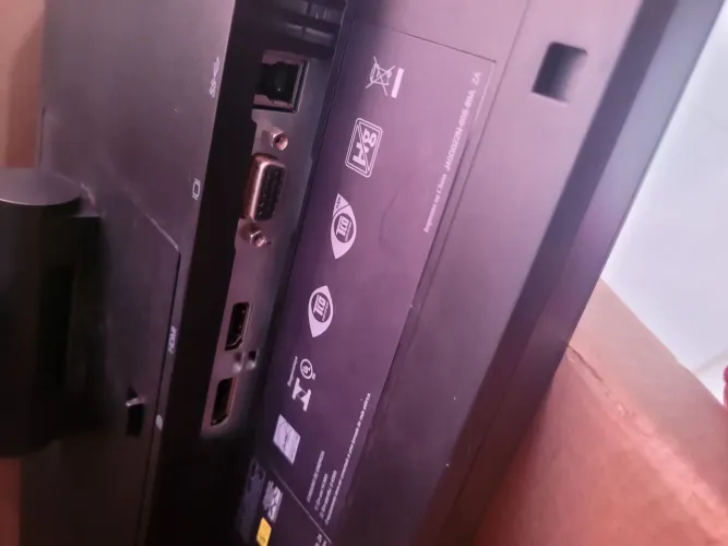Monitor lenovo ThinkVision 21.5 Polegadas. LER ANÚNCIO 