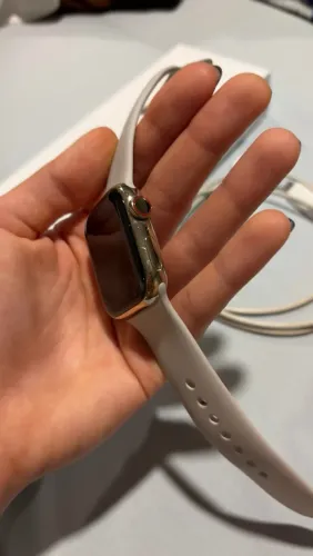 Apple Watch séries 8 gold