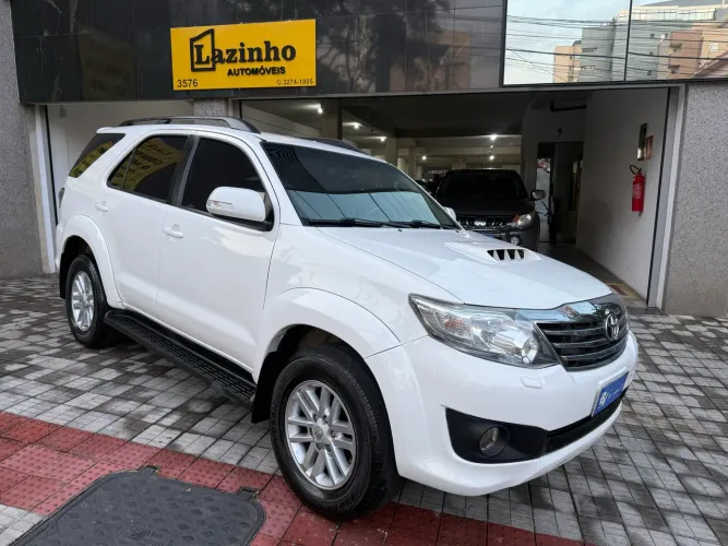 Toyota Hilux SW4 SRV D4-d 4X4 3.0 TDI Dies. AUT 2014