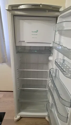 Geladeira consul usada e conservada