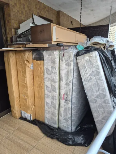 Cama de casal por R$ 499,00. Excelente oportunidade por motivo de mudança.