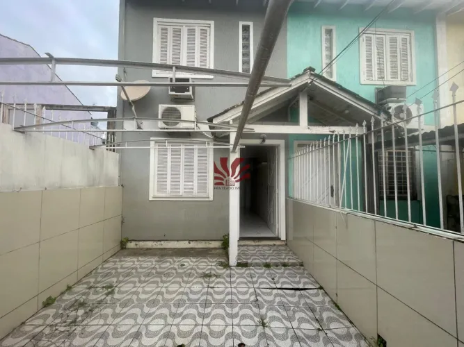 Casa com 75m², Bairro Mato Grande próximo ao supermercado stok - Canoas/RS