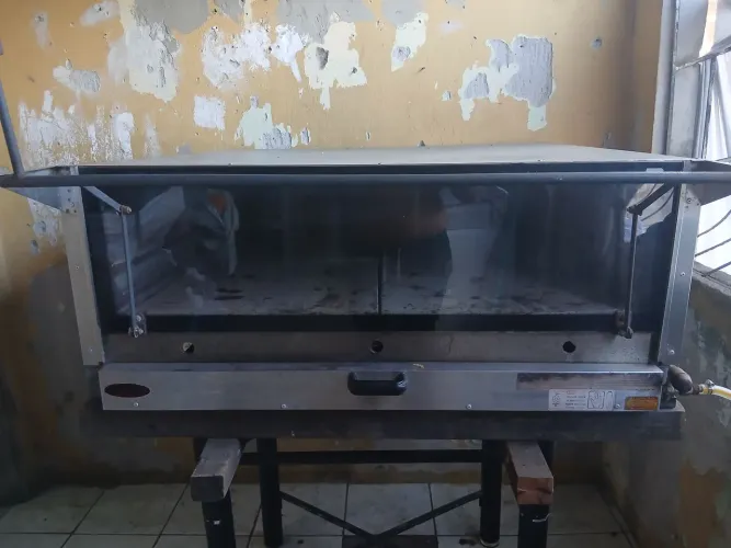 Forno industrial pra pizzas e bolos e pãos