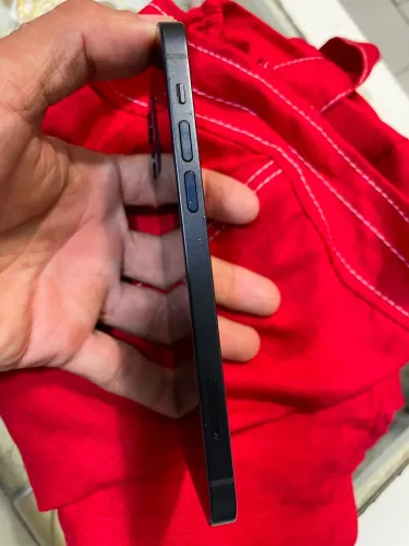 Vendo iPhone 12/ 128 gb usado, conservado, com pequenas marcas de uso!