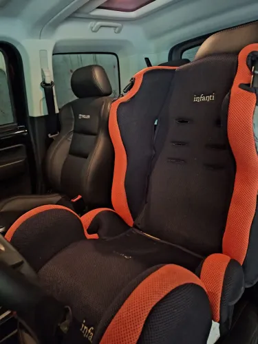 Vendo cadeira para carro em perfeito estado