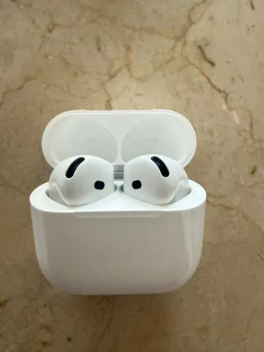 Air Pods 4