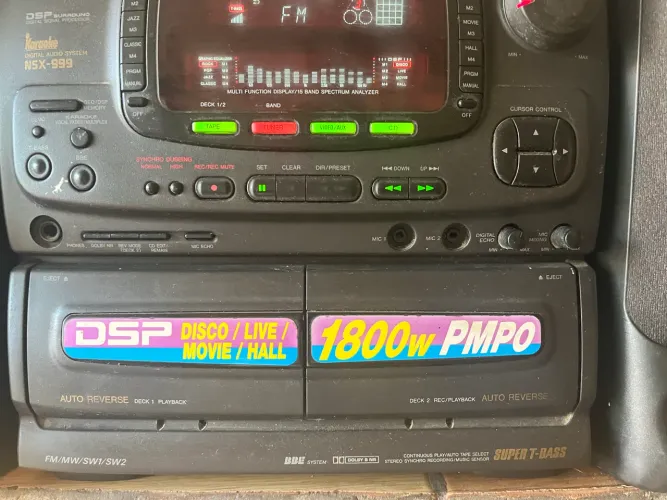 Mini System da marca Aiwa, modelo NSX-999 c/ defeito